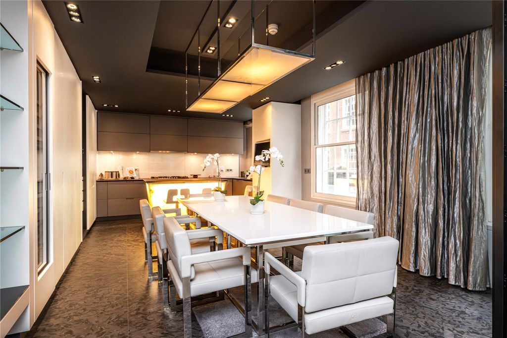 Property photo 2 of 15 Dining Room