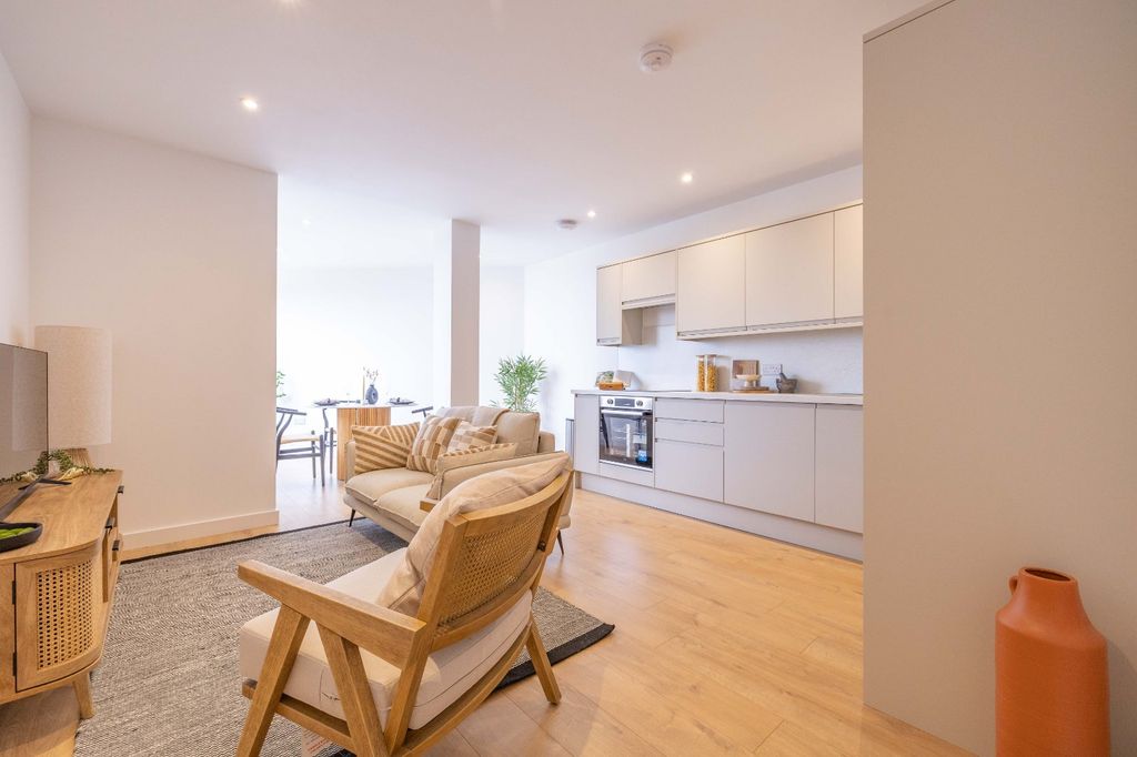 Property photo 3 of 15 Picture 3