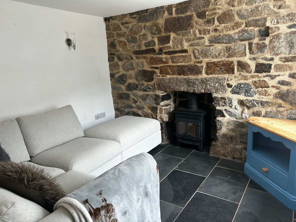 Property photo 3 of 6