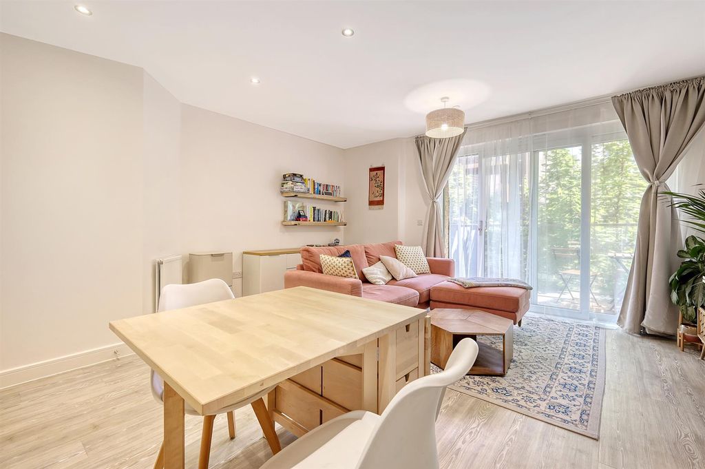 Property photo 3 of 14 9