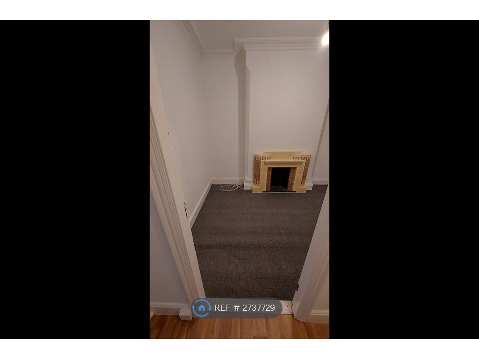 Property photo 3 of 15 Living Room