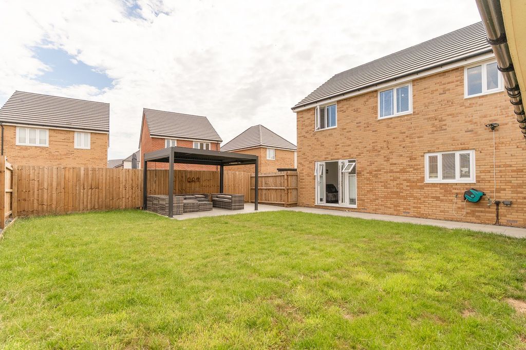 Property photo 3 of 23