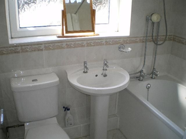 Property photo 3 of 9 Entrance Hall