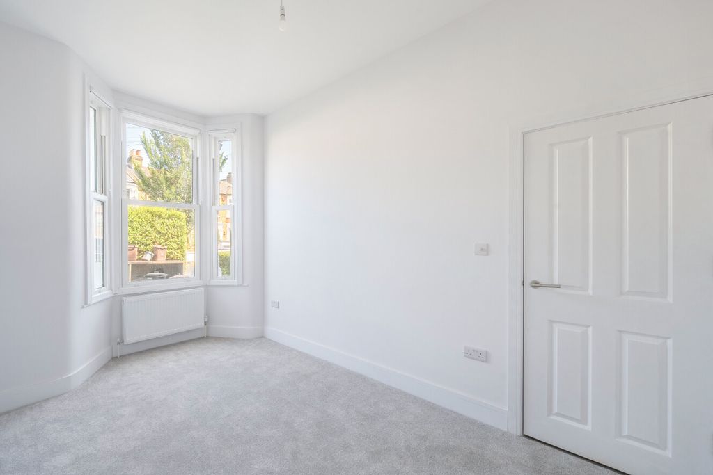 Property photo 3 of 10 1-6A5E12c7509Ed-1...