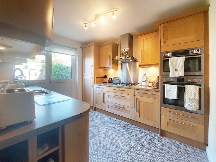 Property photo 3 of 13 20260428_102010