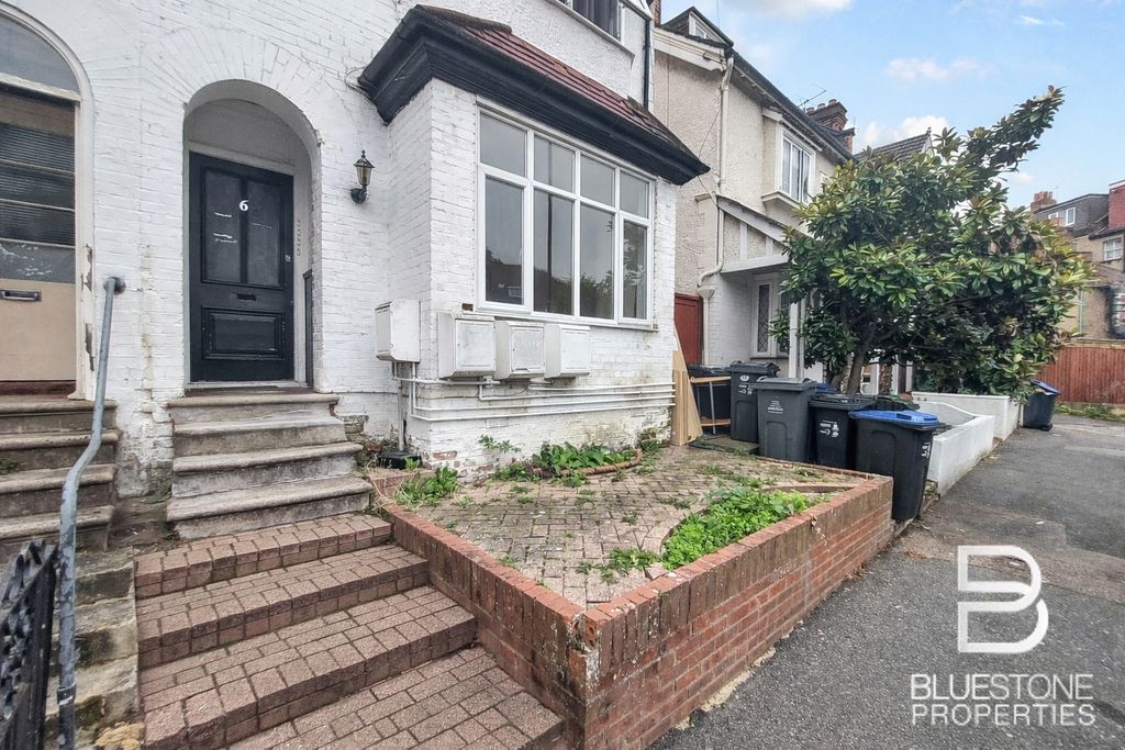 Property photo 1 of 1