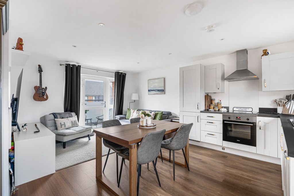 Property photo 2 of 11