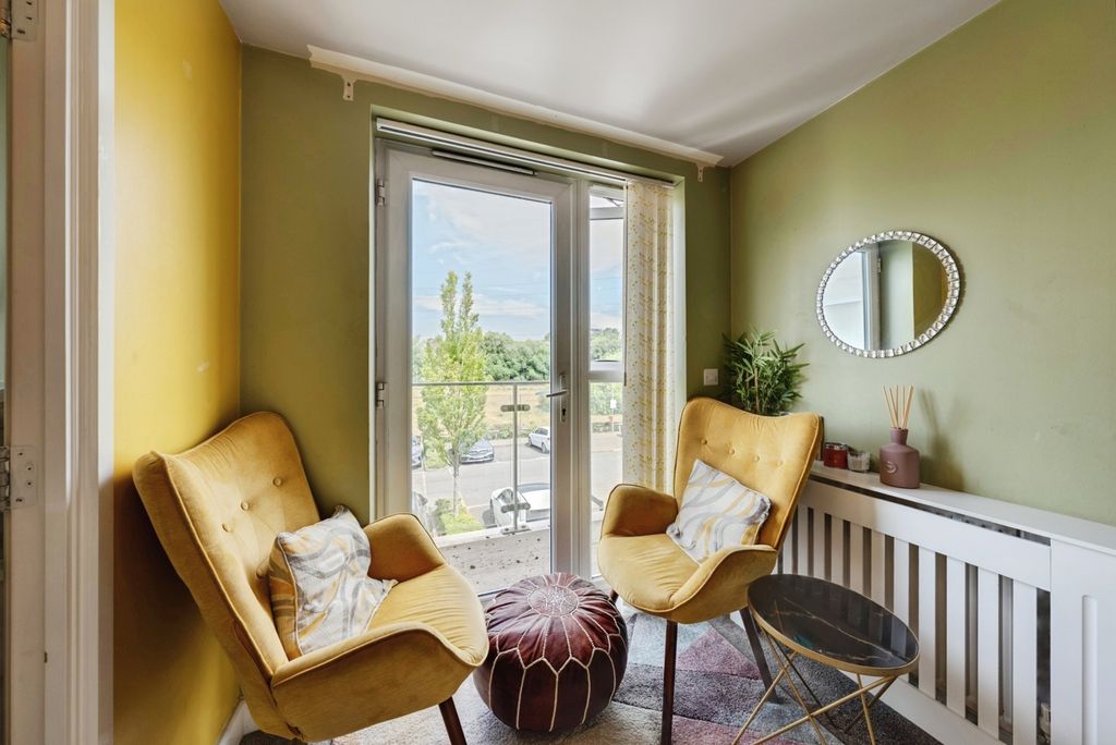 Property photo 2 of 18 Pbox-Img.Jpg