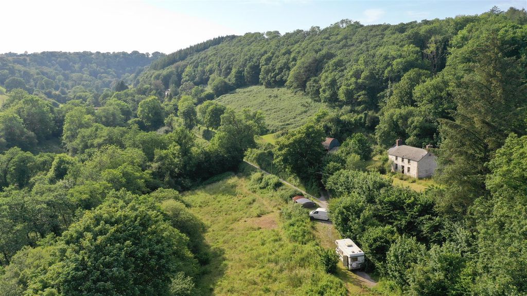 Property photo 1 of 68 Lower Hill - Valley Setting
