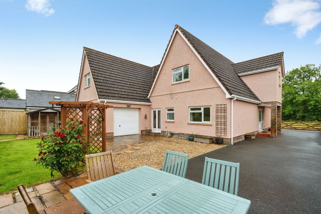 Property photo 2 of 28 Pbox-Img.Jpg