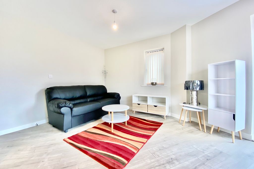 Property photo 3 of 11 Photo 02