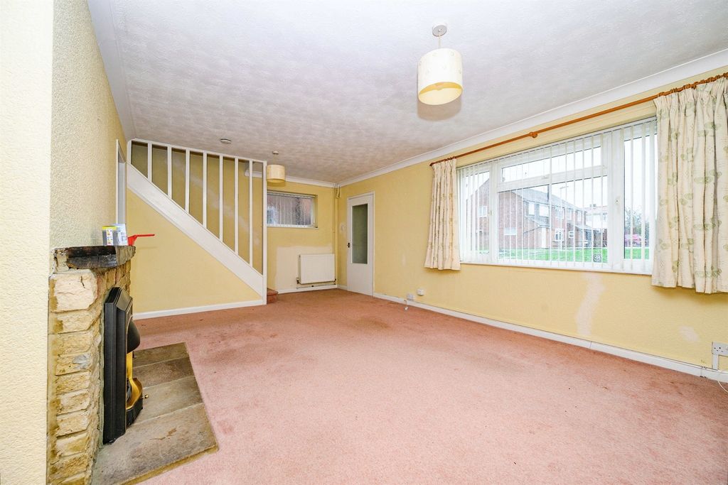 Property photo 2 of 18