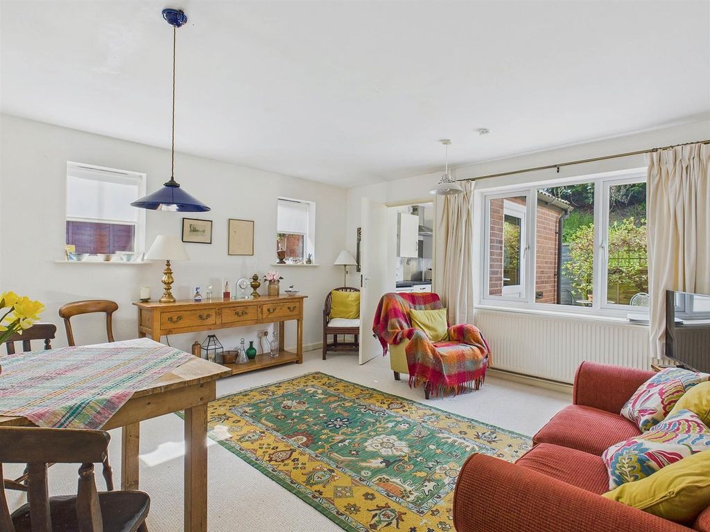 Property photo 2 of 16 Cam02541G0-Pr0417-Still004.Jpg