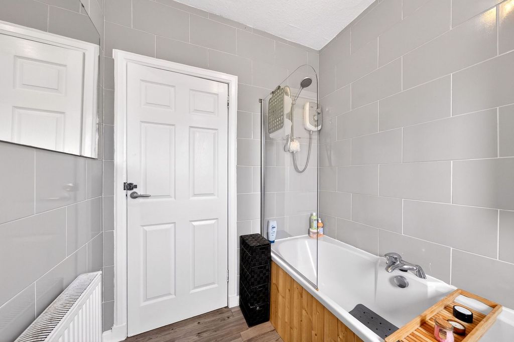 Property photo 3 of 45 Bathroom