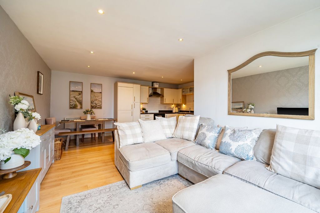 Property photo 2 of 14 Picture No. 05