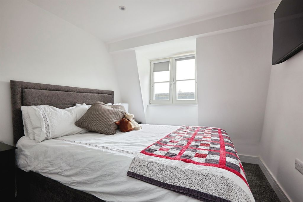 Additional image 8 of 2 bed flat for saleOakfield Street, Blandford Forum DT11