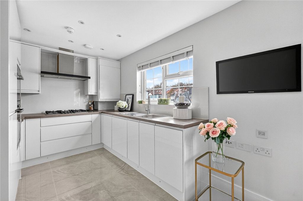 Property photo 3 of 12 Picture No. 16