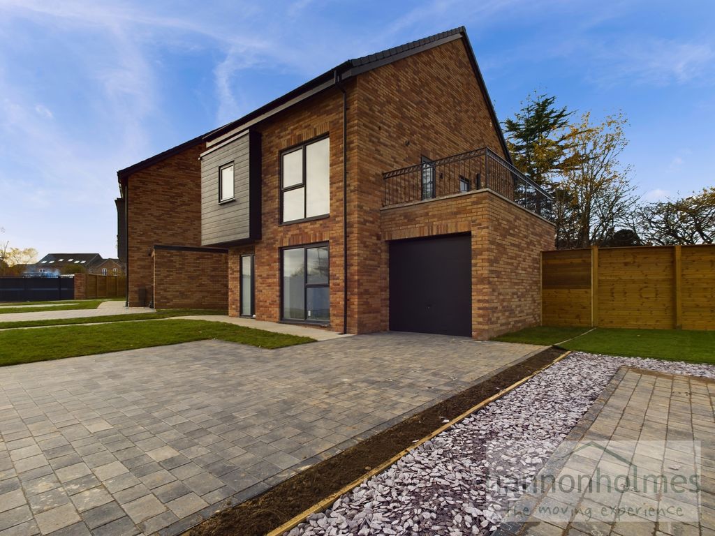 Property photo 2 of 38 Cam01073G0-Pr0214-Still042