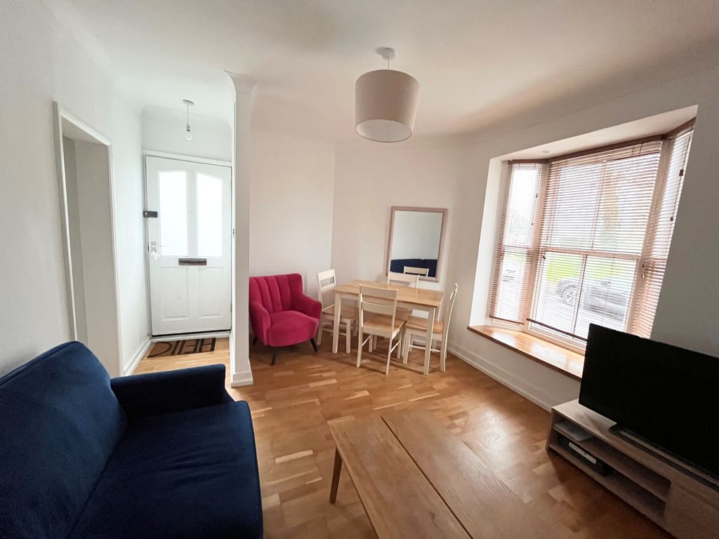 Property photo 3 of 8 Gallery