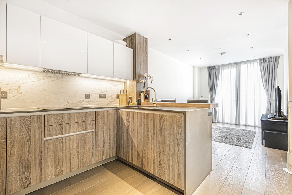 Property photo 2 of 13 Hamond Court (3)