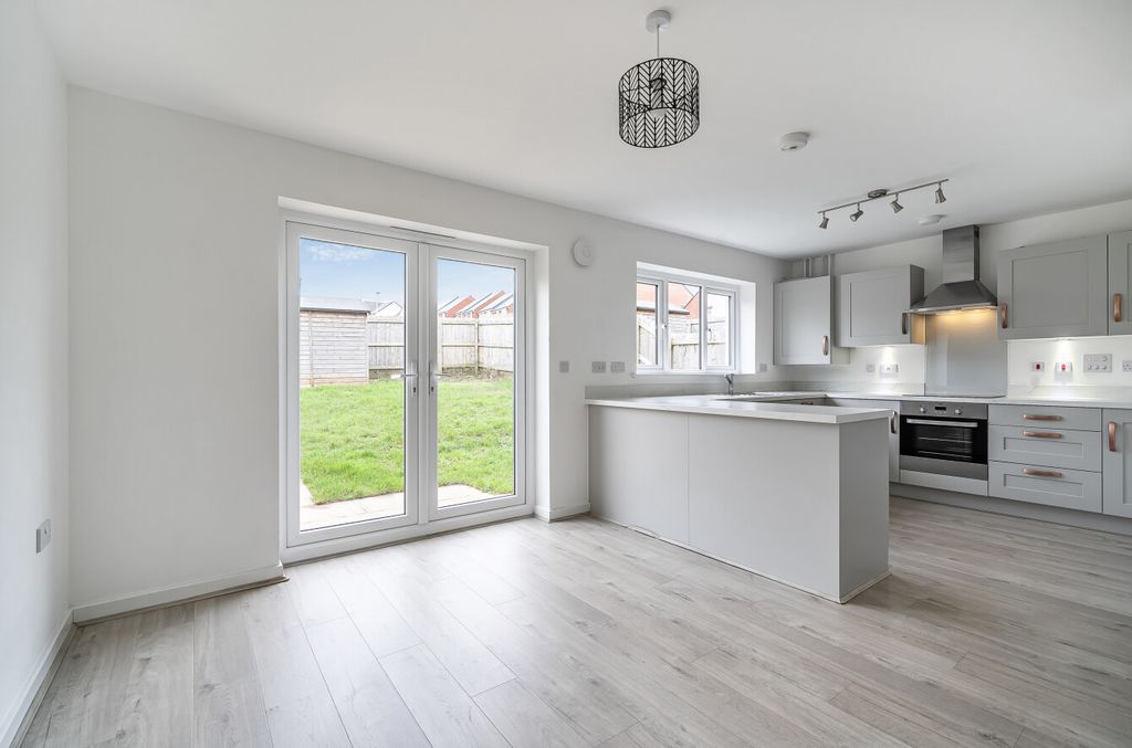 Property photo 3 of 22 1417546-8-6994857...