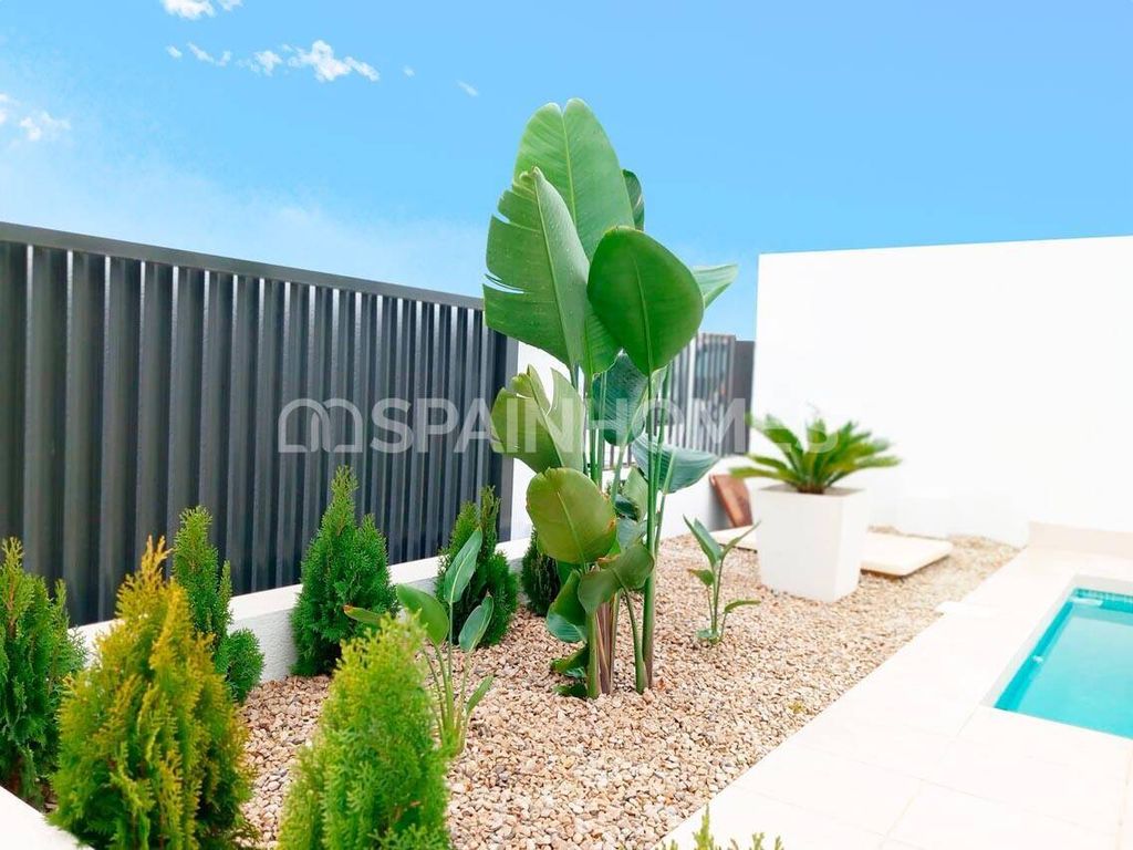 Property photo 1 of 52