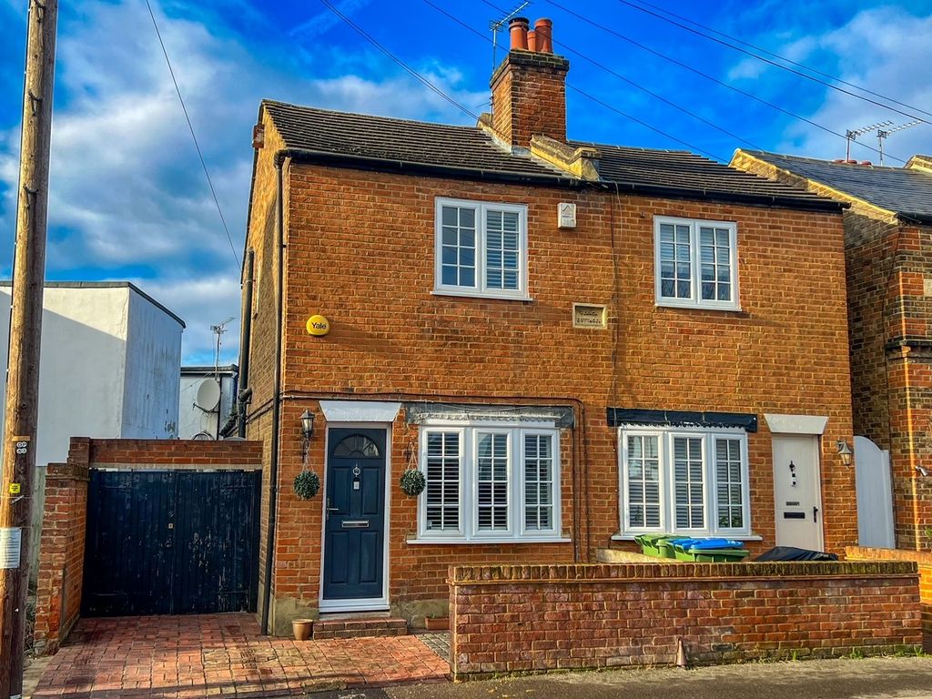 Property photo 1 of 28