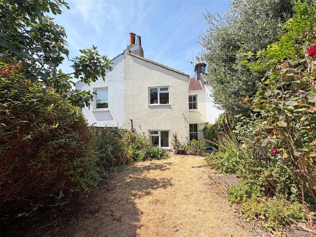 Property photo 3 of 16 Rearla.Jpg