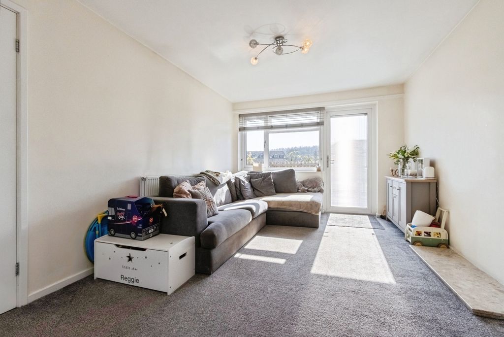 Property photo 2 of 16 Pbox-Img.Jpg