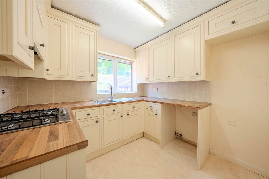 Property photo 2 of 8 Picture No. 09