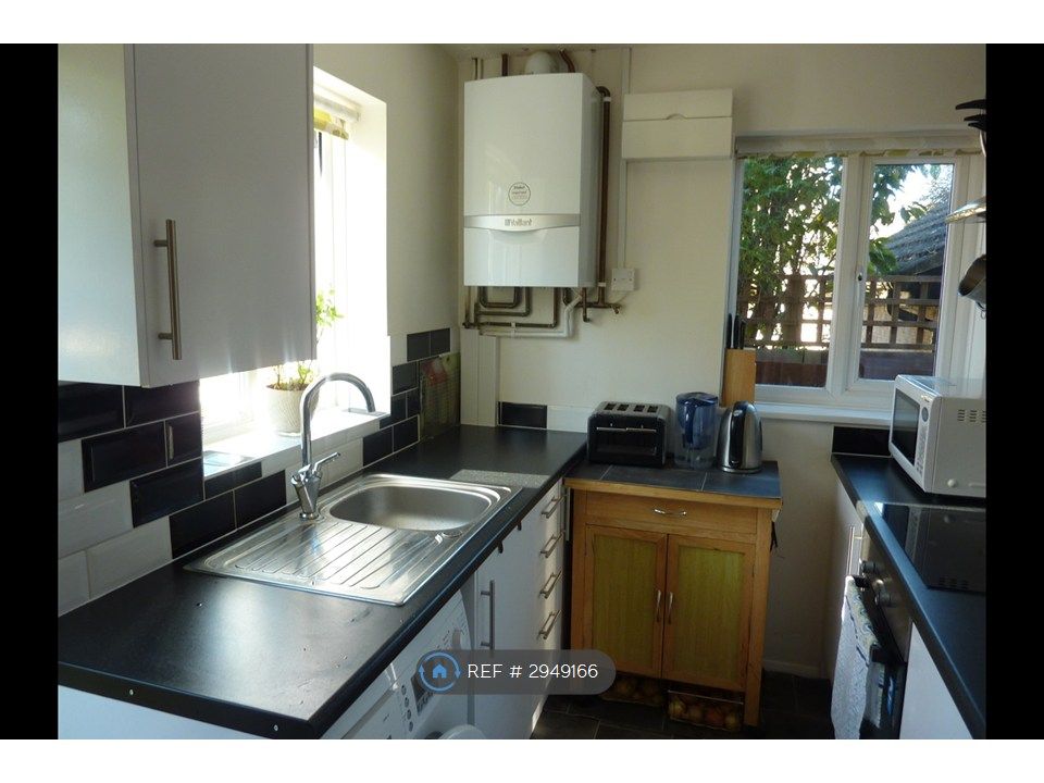 Property photo 2 of 18 Refitted Kitchen And New Boiler