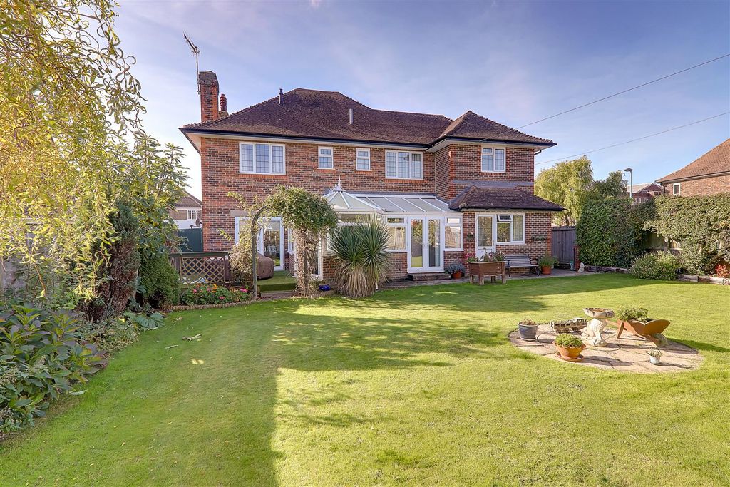 Property photo 2 of 30 Rear Garden