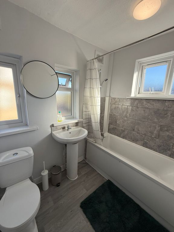 Property photo 1 of 27 Spacious Rooms Available €“ Avon Road, Greenford