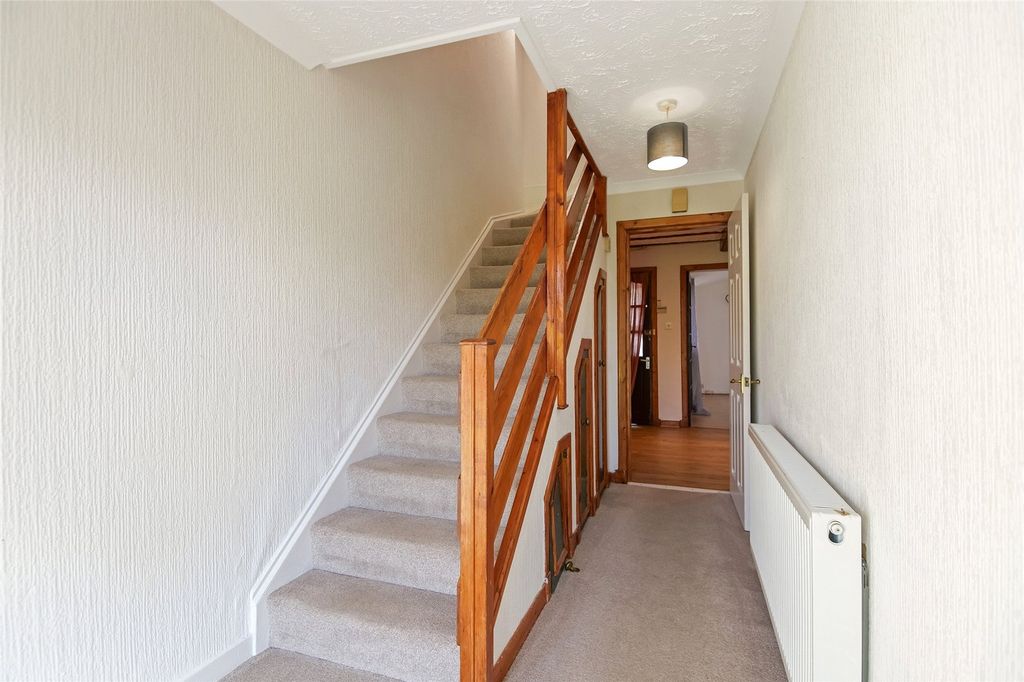 Property photo 3 of 21 Hallway