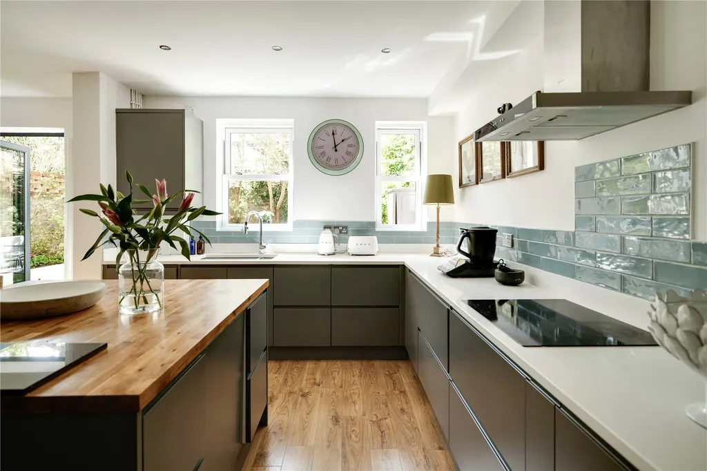 House in Bristol, Cotham - More
