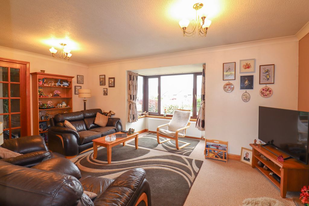 Property photo 2 of 26
