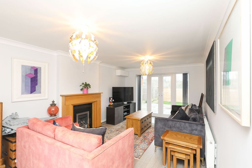 Property photo 2 of 29