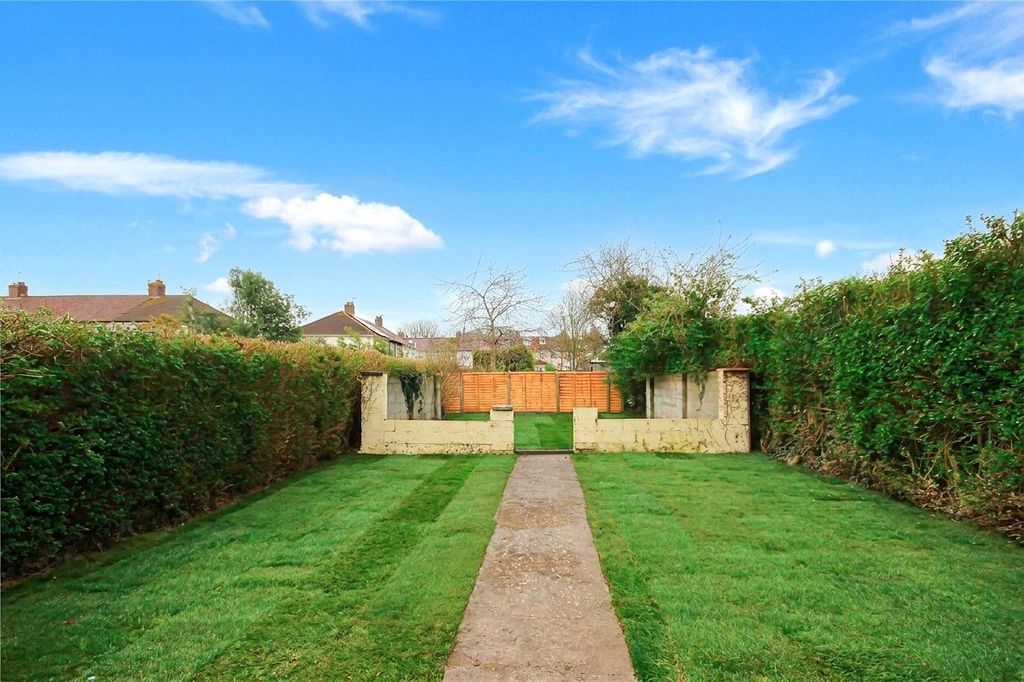 Property photo 3 of 13 Picture No. 18