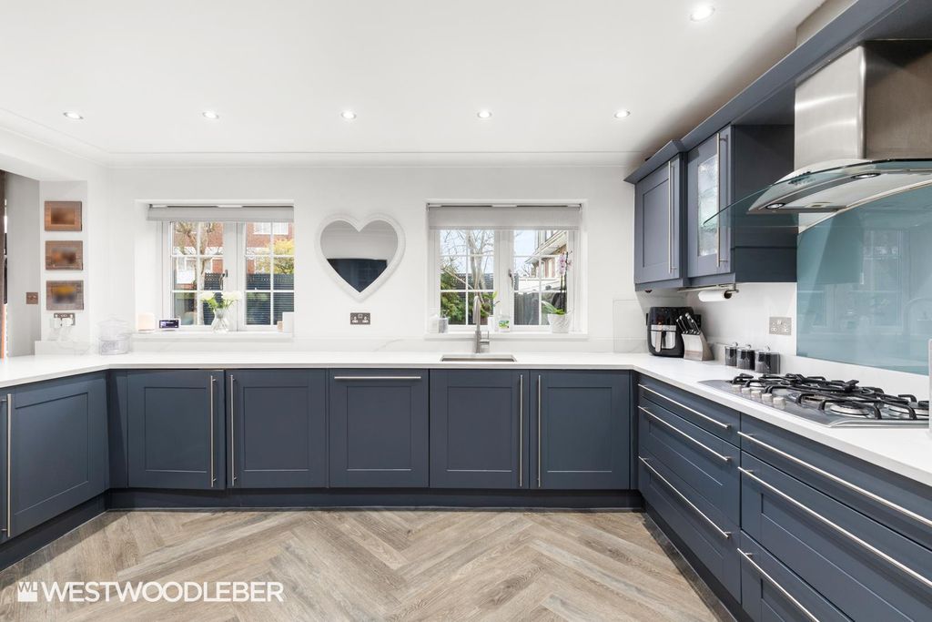 Property photo 2 of 43 Taylorsavenue_51.Jpg