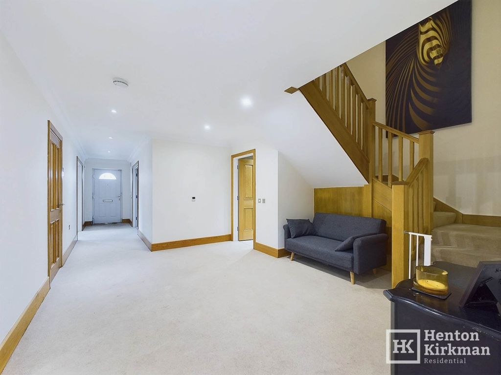 Property photo 3 of 29