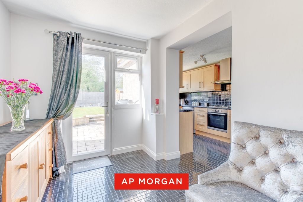 Property photo 3 of 13 Picture No. 12