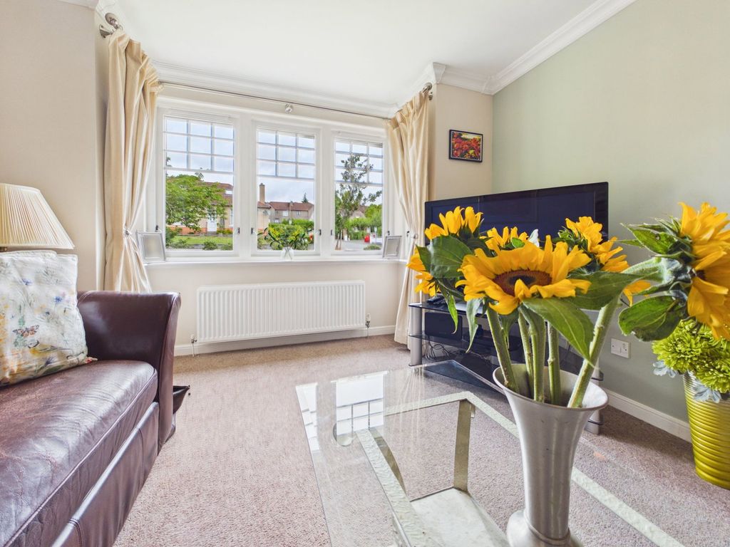 Property photo 3 of 34