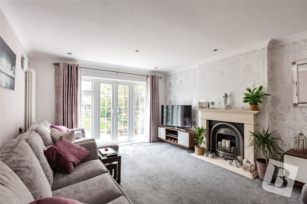 Property photo 2 of 25 Living Room