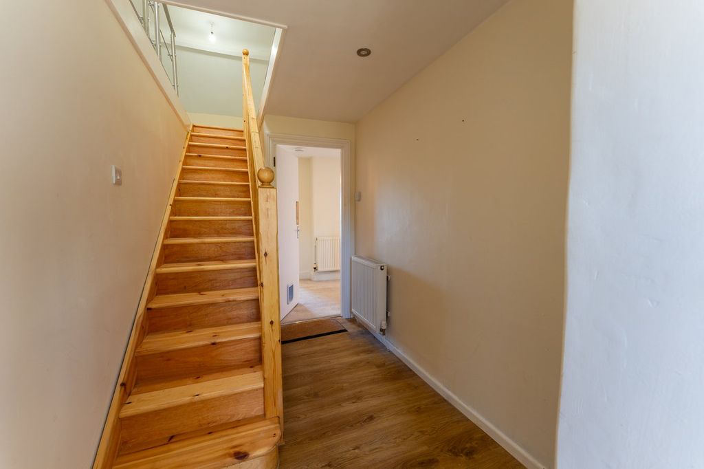 Property photo 3 of 36