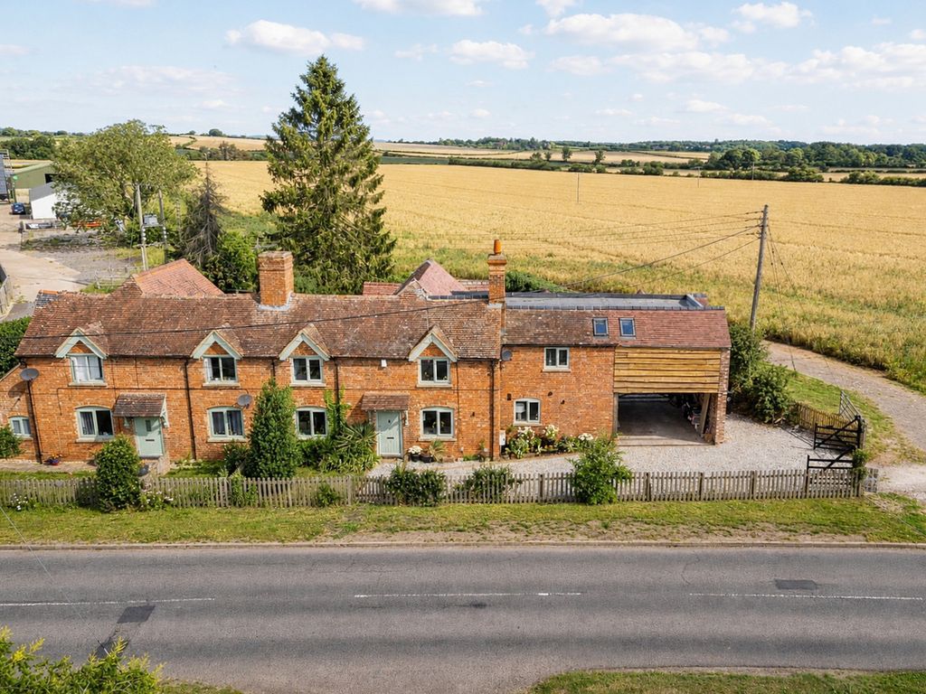 Property photo 3 of 47