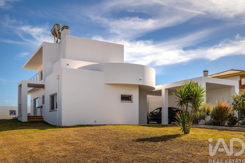 Property photo 2 of 40
