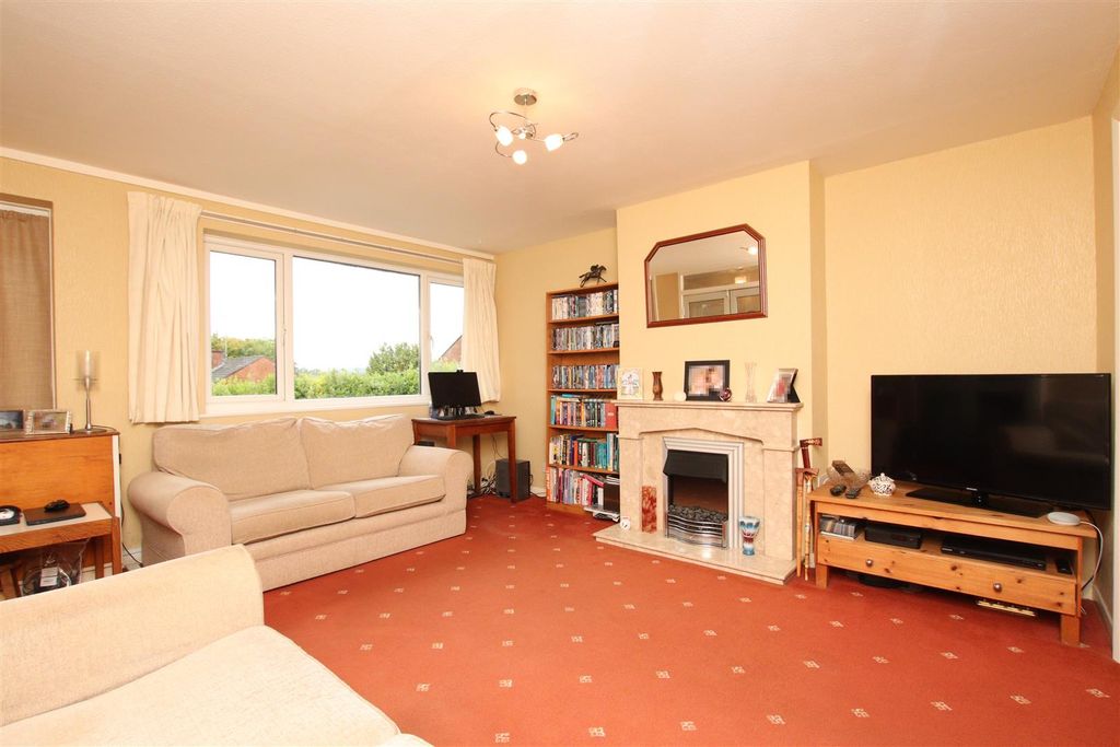 Property photo 2 of 14 Living Room..Jpg
