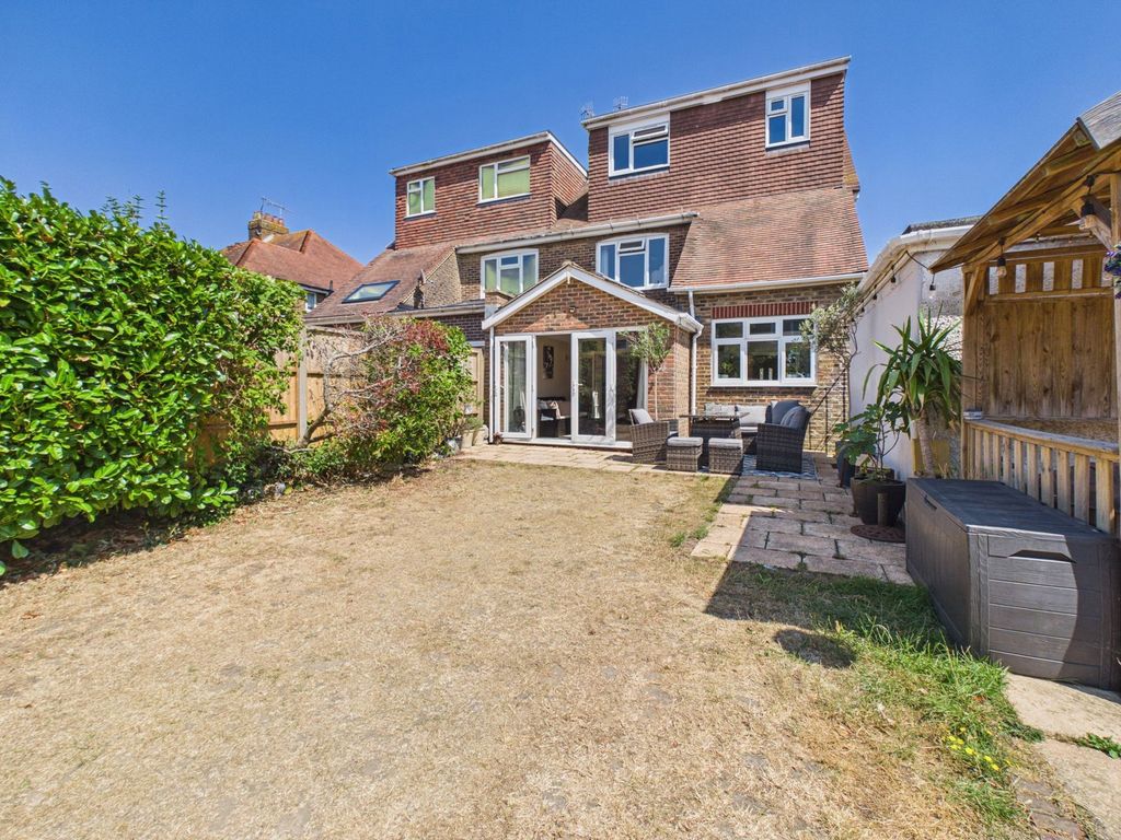 Property photo 2 of 21
