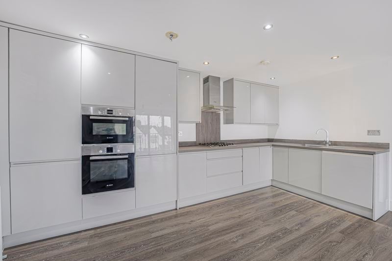 Property photo 2 of 17 Photo 10