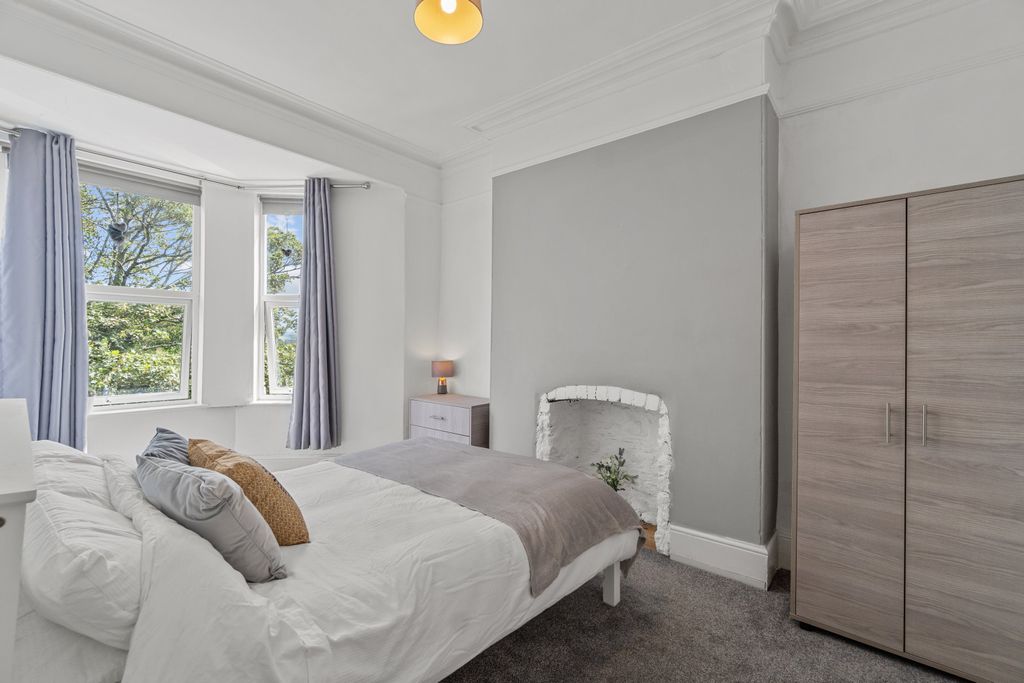 Property photo 1 of 11 0012
